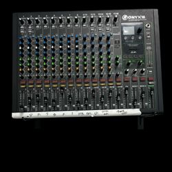 Mackie Onyx16 16-channel analog mixer