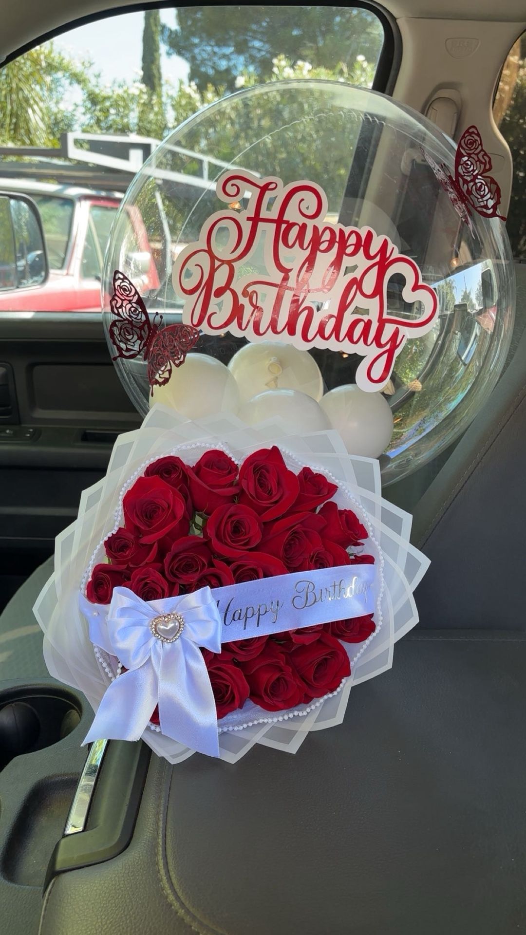 Balloon & 25 Rose Bouquet Bundle