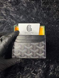 Go yard card holder