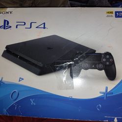 PS4 slim w/ 3 controllers, 1 ultra slim charge system , and 1 external storage 5 tb