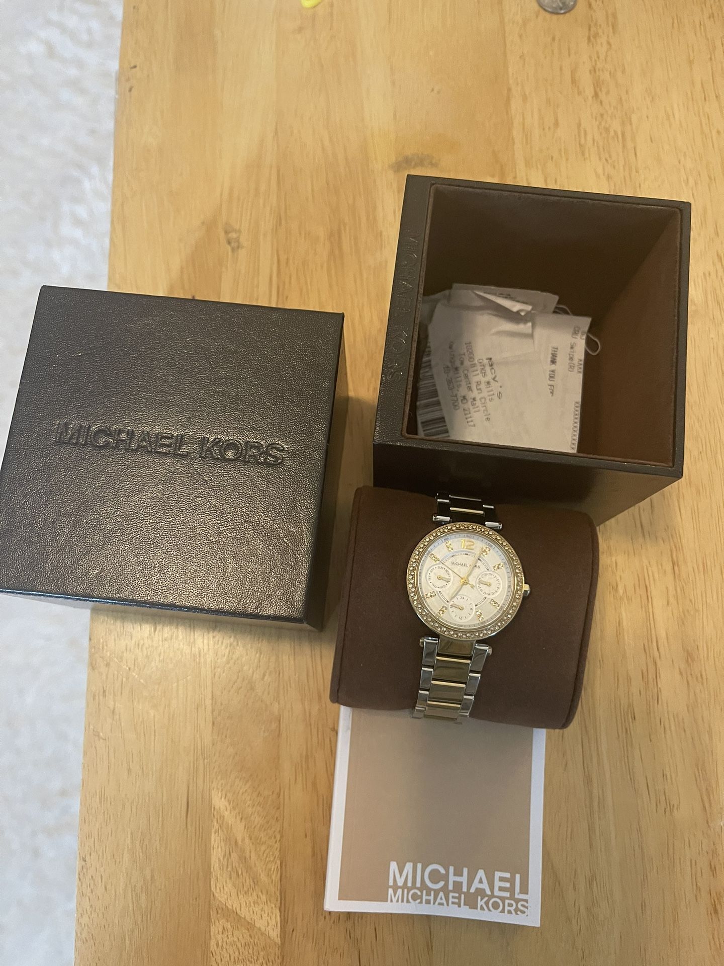 Michael Kors  Women's Watch- Gold  Tone 