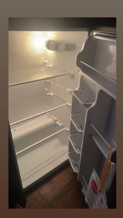 Midea Mini Fridge