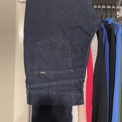 Women’s Levi Sz 14 - W32