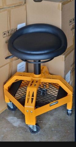 Mechanic chair