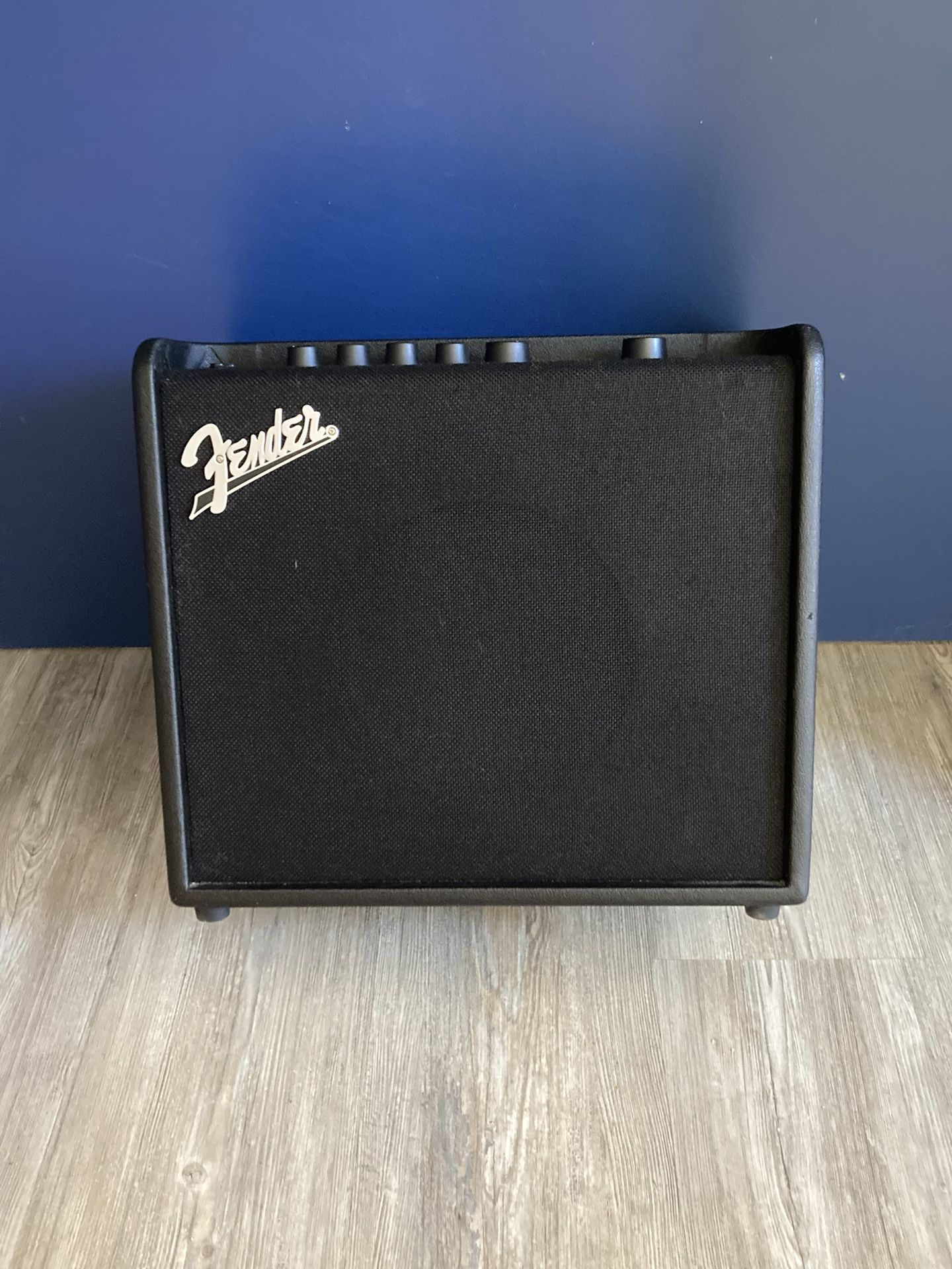 Fender Mustang LT25 guitar amp with effects