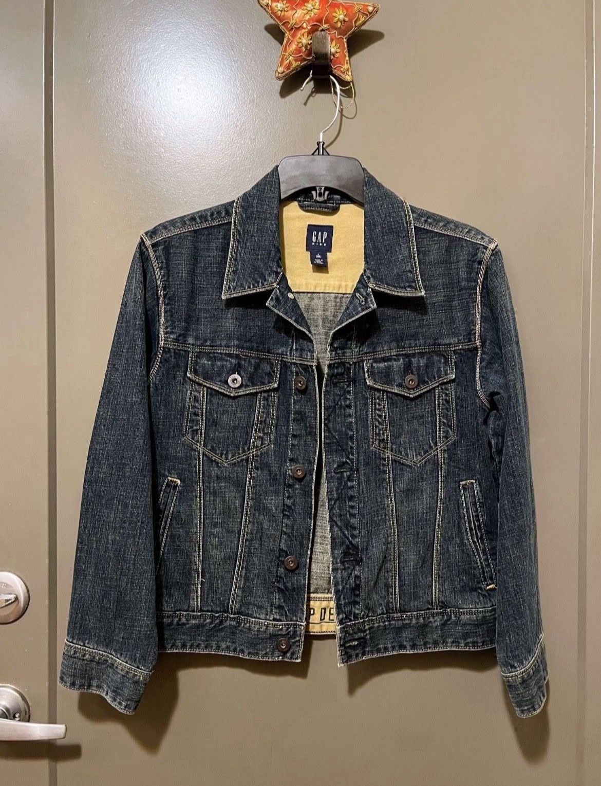 Price Just Dropped: GAP KIDS Unisex Size L(10) Blue Jean Jacket (Pick upπ In Bellevue) *Check out my Other Posts π