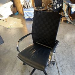 Set Of 6 Davis Lucid High Back Executive Conference Chairs w/ black leather seat & woven back