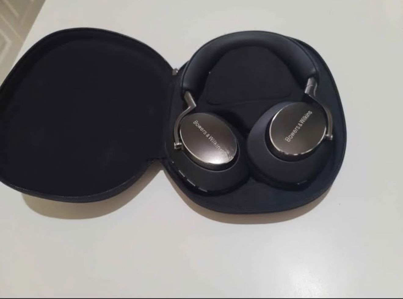 Bowers and wilkins Px8 noise canceling headphones 2026