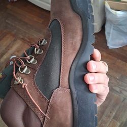 7.5 light worn new 100$