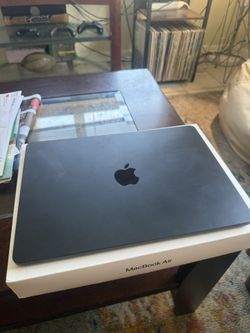 Mac Book Air M2 13.6 Inch 