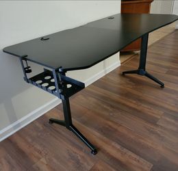 Gaming desk