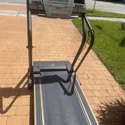 NordicTrack Treadmill C-2000