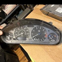 E36 Gauge Cluster