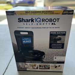 Shark IQ Robot Self-Empty° XL Vacuum with Self-Empty Base, Home Mapping, RV1002AE