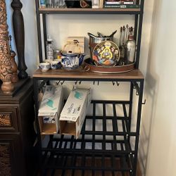 Wine Holder with Shelf