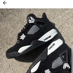 Jordan 4s Military Oreo's