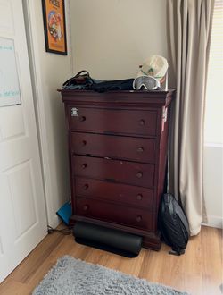Dresser