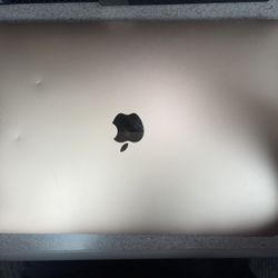 Apple MacBook Air 13 inch (2020)