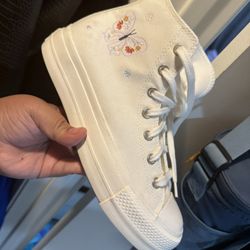 BRAND NEW CONVERSE 
