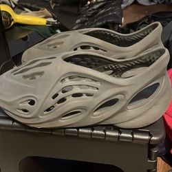 Grey Yeezy foam runner (Without box)