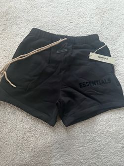 Essential Shorts Black