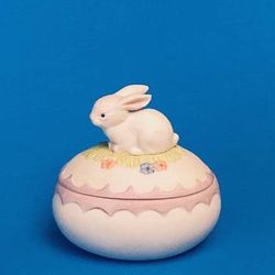 Lefton Easter egg keepsake porcelain trinket box with bunny vintage 1990 