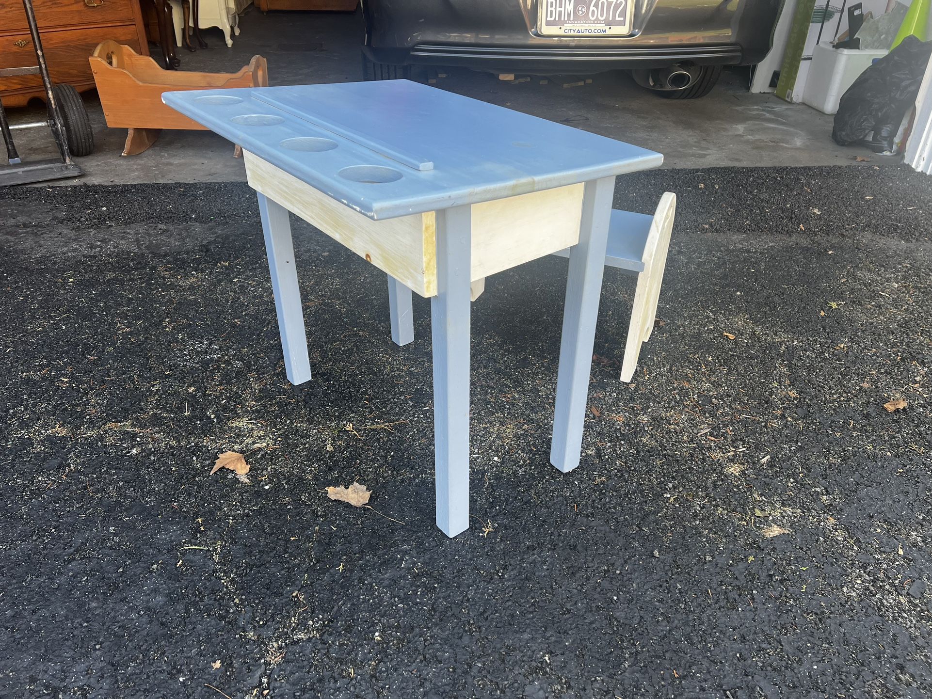 Reduced $40 firm  Cute solid wood Child’s desk with bench