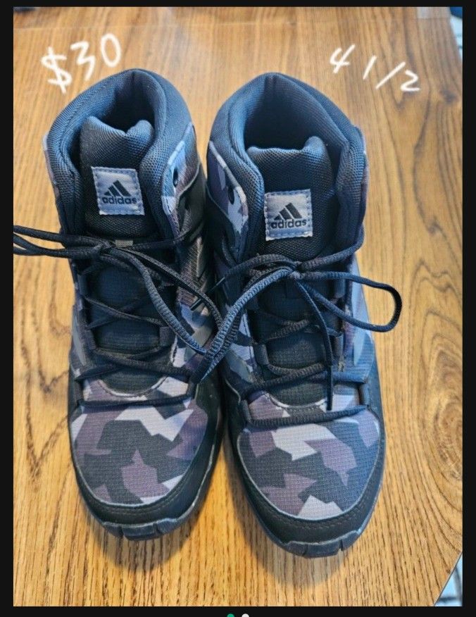 Adidad Kid's Shoes 4.5