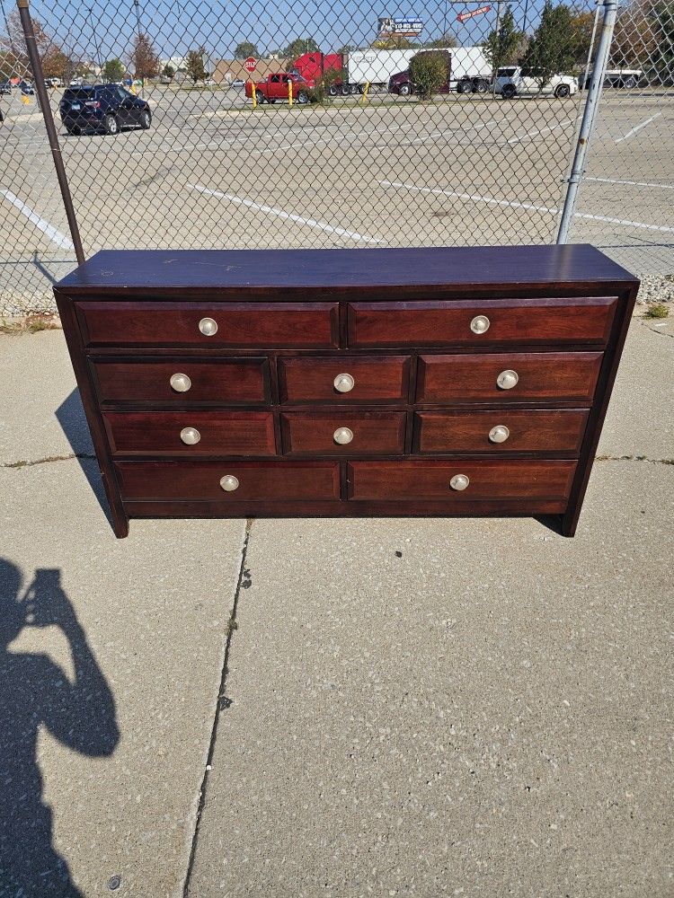 10 Drawer Dresser
