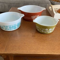 3 Mixing Bowls/Pyrex