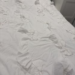 LoveShackFancy Ruffle Bow Quilt 