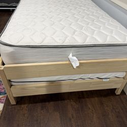 Stackable bed- Twin With Mattress