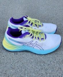 Women’s Size 7.5 Asics Athletic Running Shoes