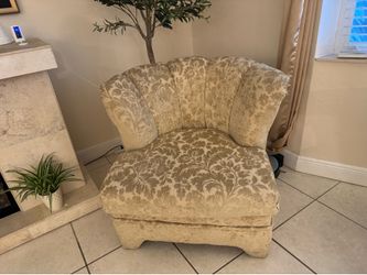Elegant Floral Accent Chair