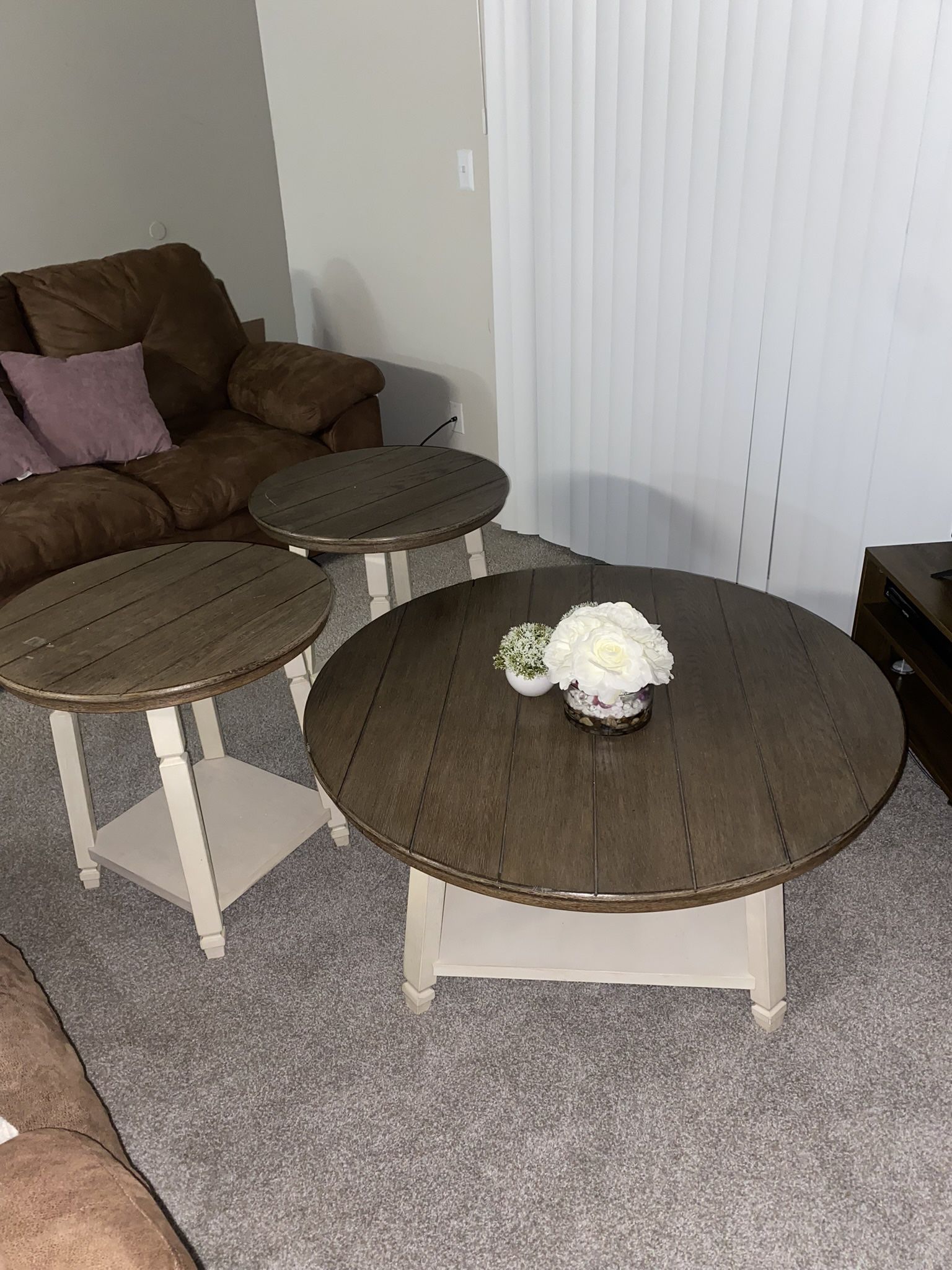 MUST SELL!!  $75 Beautiful Farm House Style Coffee Table and 2 Side Tables