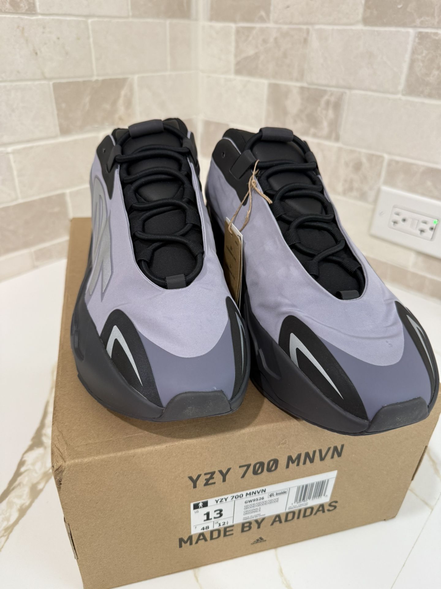 Yeezy 700 - US 13