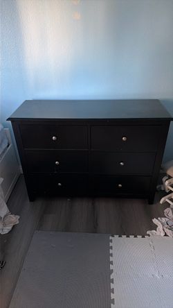 Black 6-Drawer Wood Dresser