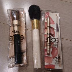 Estee Lauder And Loreal Makeup Brushes . New