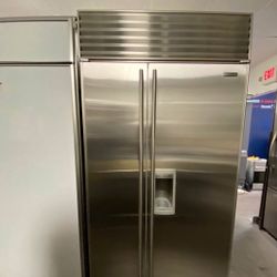 Sub-Zero 685/S3 – 42” Built-In Side-by-Side Refrigerator/Freezer