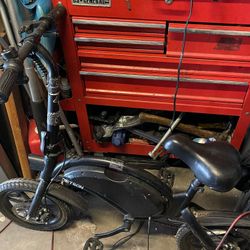Electric Bike – Needs Throttle/Handle Replacement 