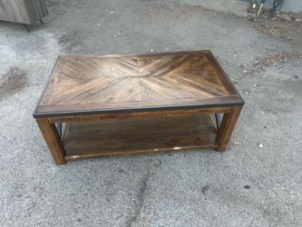 Wood rectangular lift-top cocktail/coffee table with caster