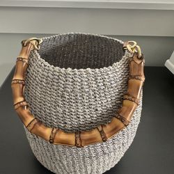 Stylish Woven Tote with Bamboo Handle – Excellent Condition ✨