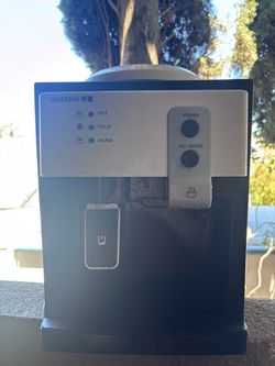 Mini water dispenser