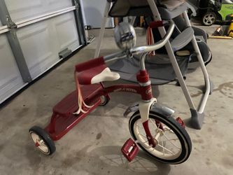 Radio Flyer Classic Red Dual Deck Tricycle – Excellent Condition