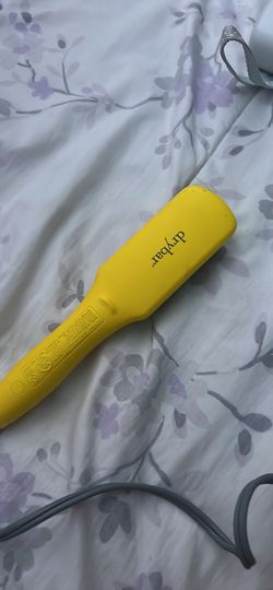 Dry bar hot brush