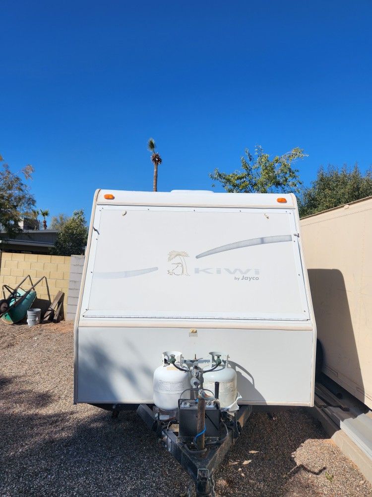 2000 Jayco Kiwi 17ft Notorized Title for Sale in Glendale, AZ OfferUp