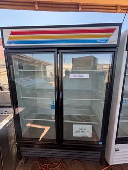 Hi, I have this True brand refrigerator. This unit is completely new—it has never been used and works perfectly.