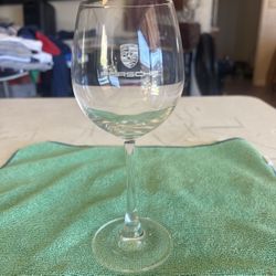 Custom Engraved Porsche Style Wine Glass – 12 oz Stemmed Wine Glass