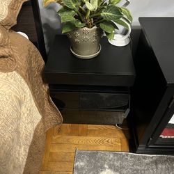 Modern two-drawer Nightstand