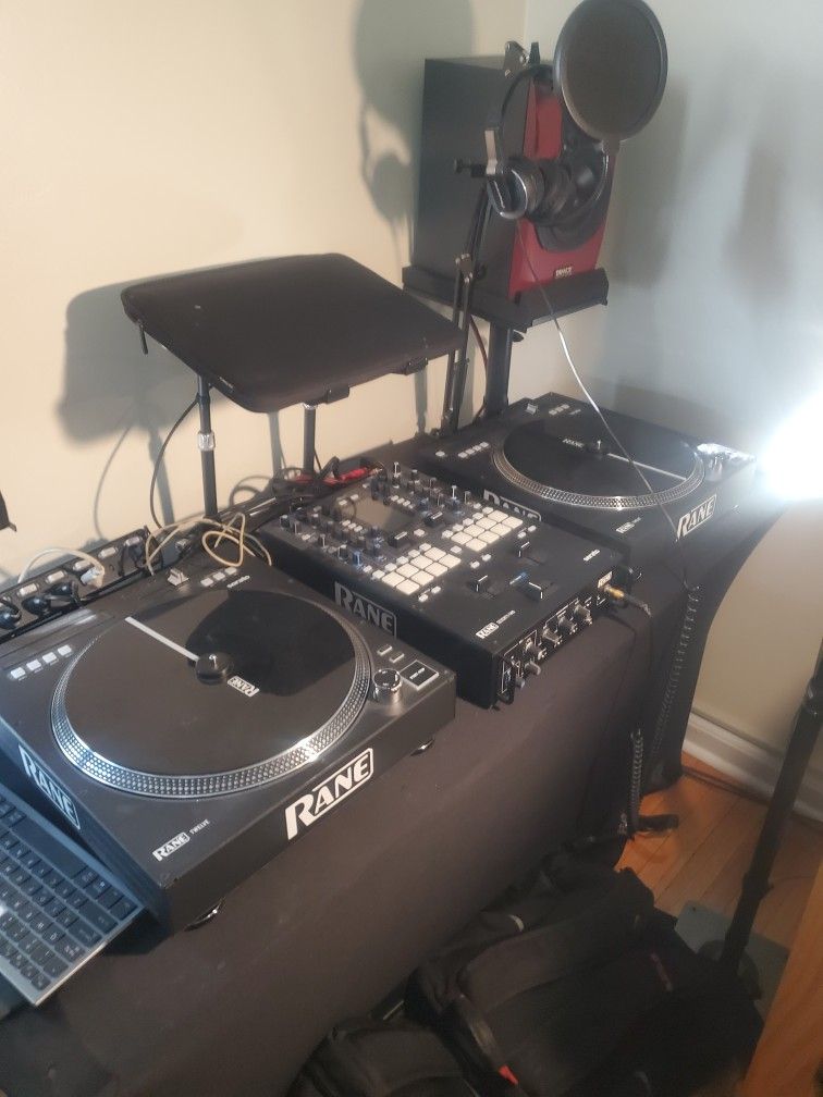 Complete Dj Set up 2 Rane 12 and Rane 72 Mixer and more!